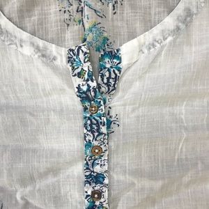 Lucky Brand Tops - Light weight top Lucky Brand Tops - Light weight top